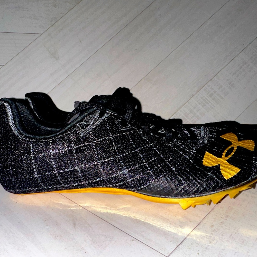 UA HOVR Black & Gold Sprint Pro 3 Track Shoes Men’s Size 9‎ Brand New No Spikes